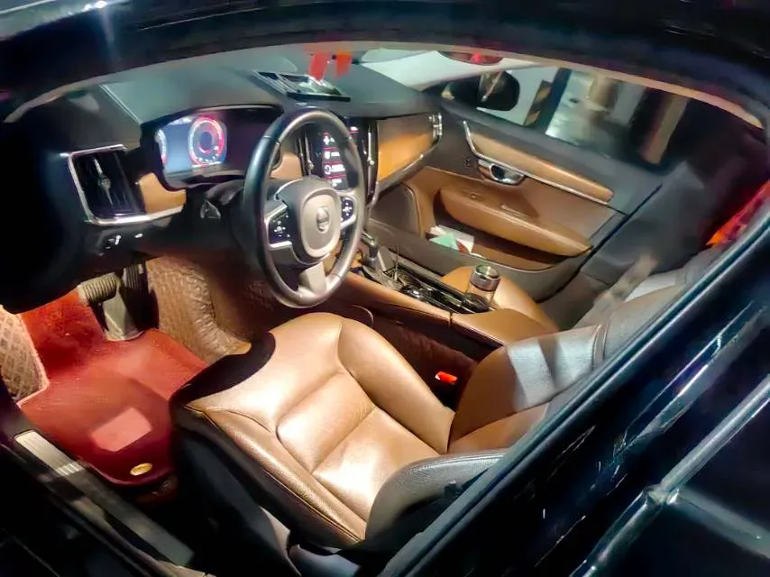 2020 Volvo S90 2.0T 254HP L4 8AT,autocango,china used car exporter,china ev exporter,chinese used car exporter,chinese used ev exporter