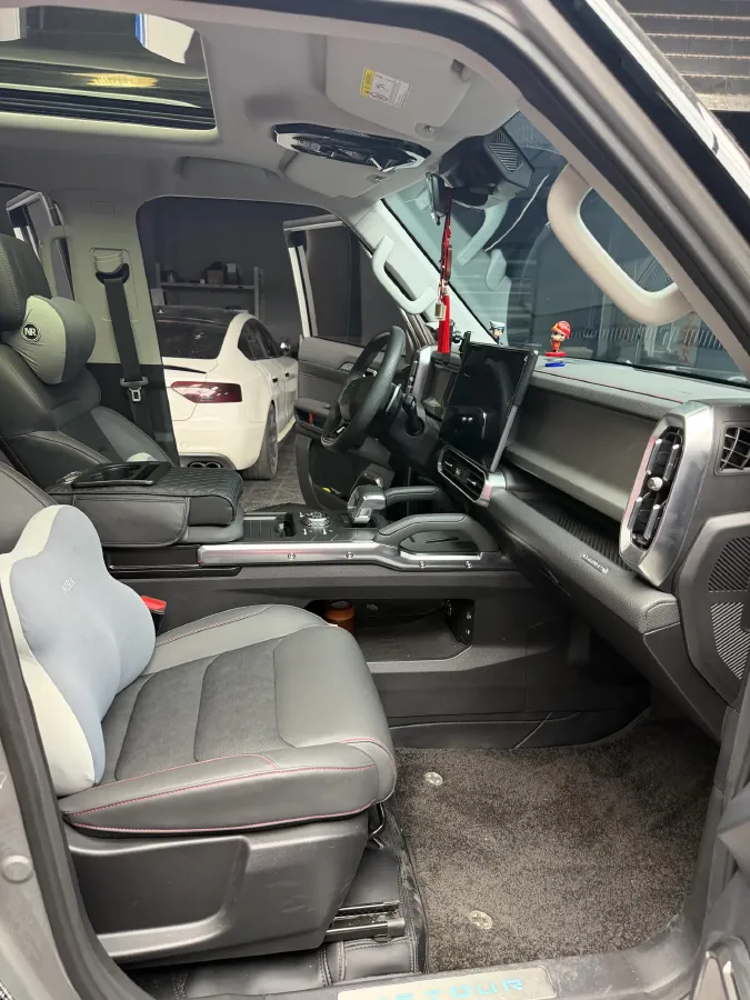 2023 Jetour Traveller 2.0T 254HP L4 7DCT,autocango,china used car exporter,china ev exporter,chinese used car exporter,chinese used ev exporter