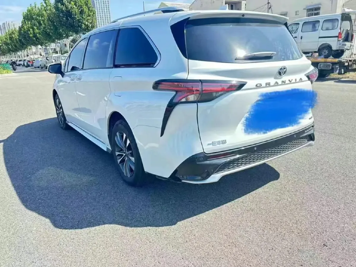 2024 Toyota Granvia 2.5L 189HP L4 E-CVT Hybrid,autocango,china used car exporter,china ev exporter,chinese used car exporter,chinese used ev exporter