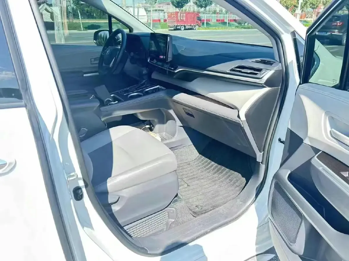 2024 Toyota Granvia 2.5L 189HP L4 E-CVT Hybrid,autocango,china used car exporter,china ev exporter,chinese used car exporter,chinese used ev exporter