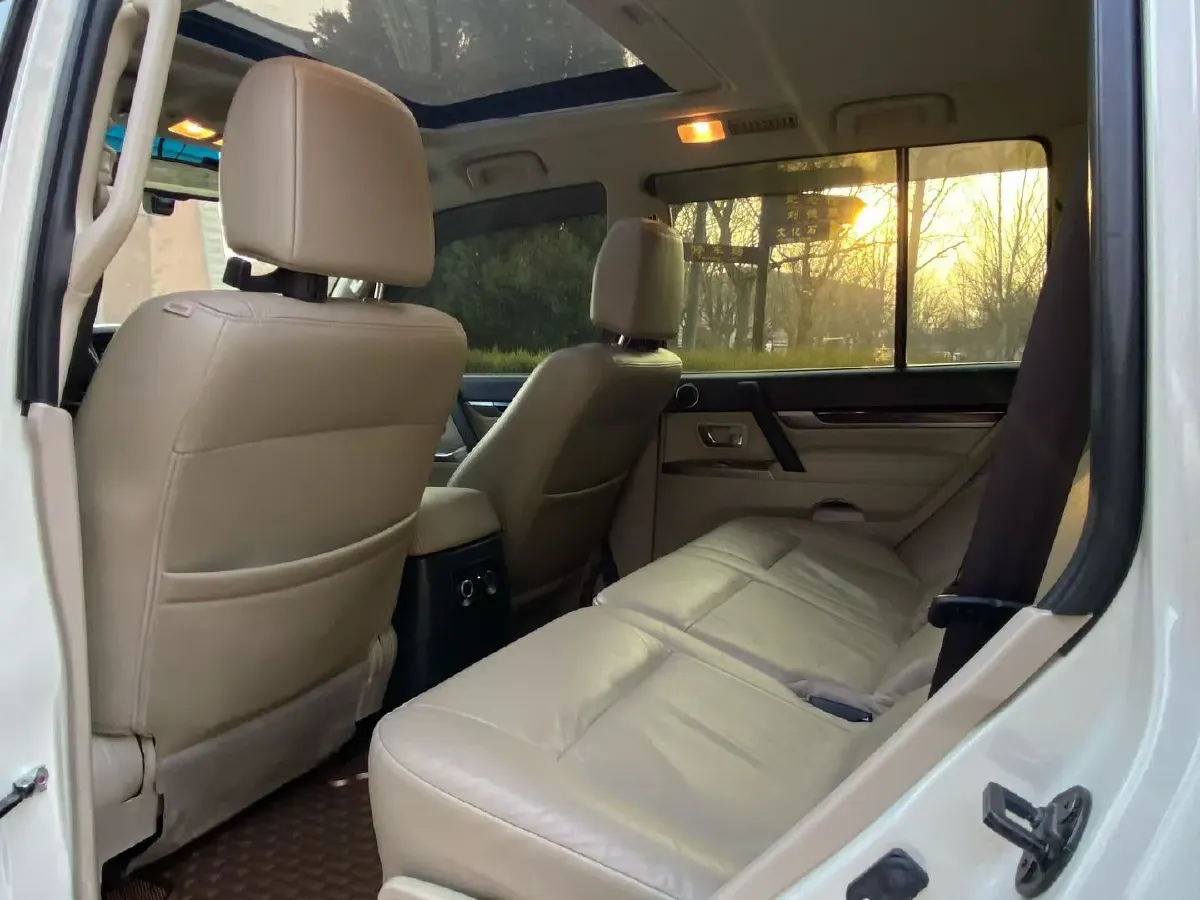 2017 Honda Jade 1.8L 141HP L4 5AT,autocango,china used car exporter,china ev exporter,chinese used car exporter,chinese used ev exporter