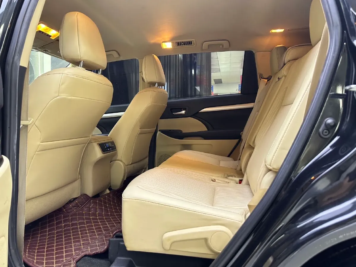 2021 Toyota Highlander 2.0T 220HP L4 6AT,autocango,china used car exporter,china ev exporter,chinese used car exporter,chinese used ev exporter