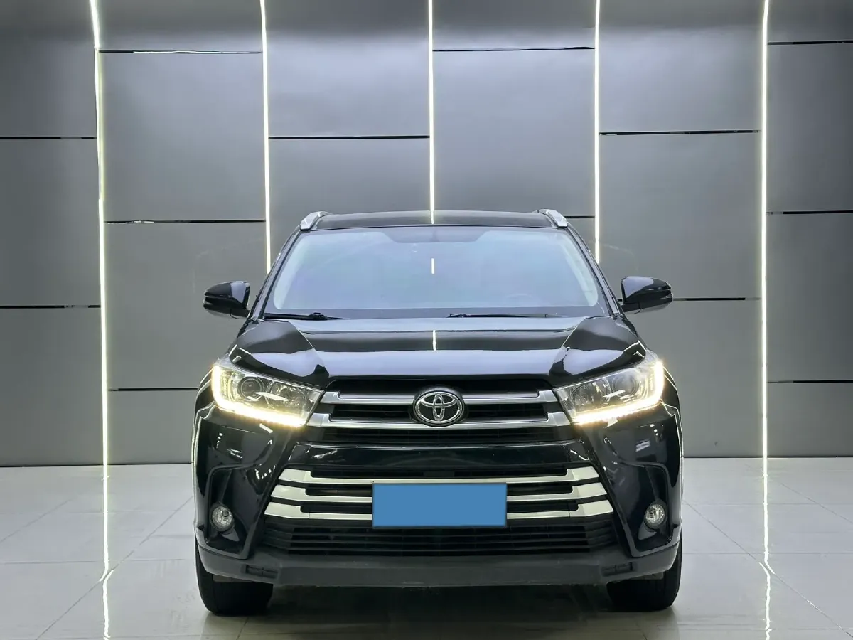 2021 Toyota Highlander 2.0T 220HP L4 6AT,autocango,china used car exporter,china ev exporter,chinese used car exporter,chinese used ev exporter