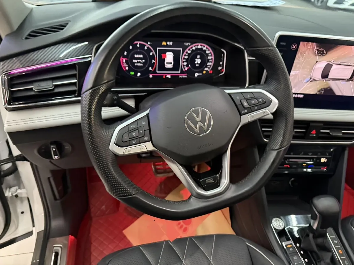 2024 Volkswagen Tiguan L 2.0T 186HP L4 7DCT,autocango,china used car exporter,china ev exporter,chinese used car exporter,chinese used ev exporter