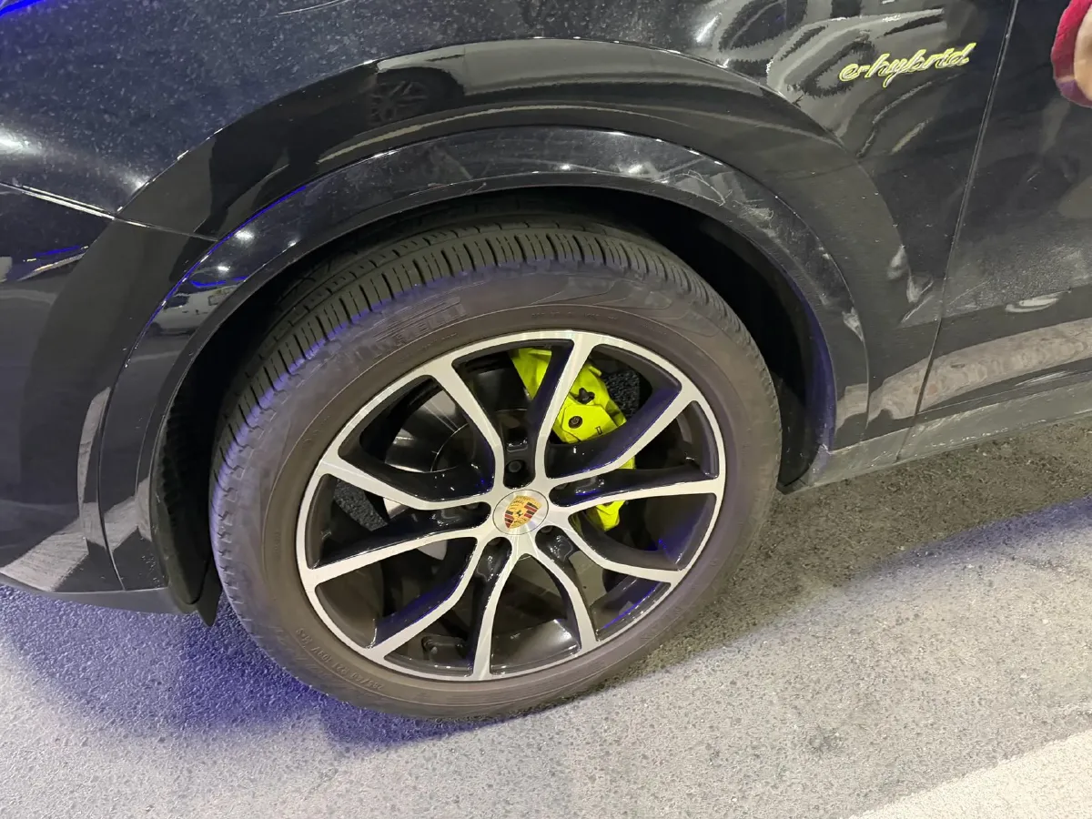 2023 Porsche Cayenne 2.0T 252HP L4 8AT PHEV 17.9KWH,autocango,china used car exporter,china ev exporter,chinese used car exporter,chinese used ev exporter