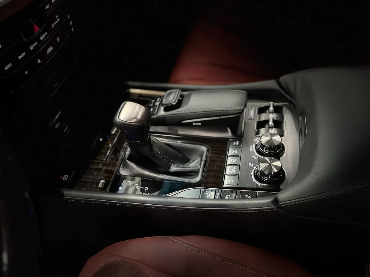 2019 Lexus LX 5.7L 367HP V8 8AT,autocango,china used car exporter,china ev exporter,chinese used car exporter,chinese used ev exporter