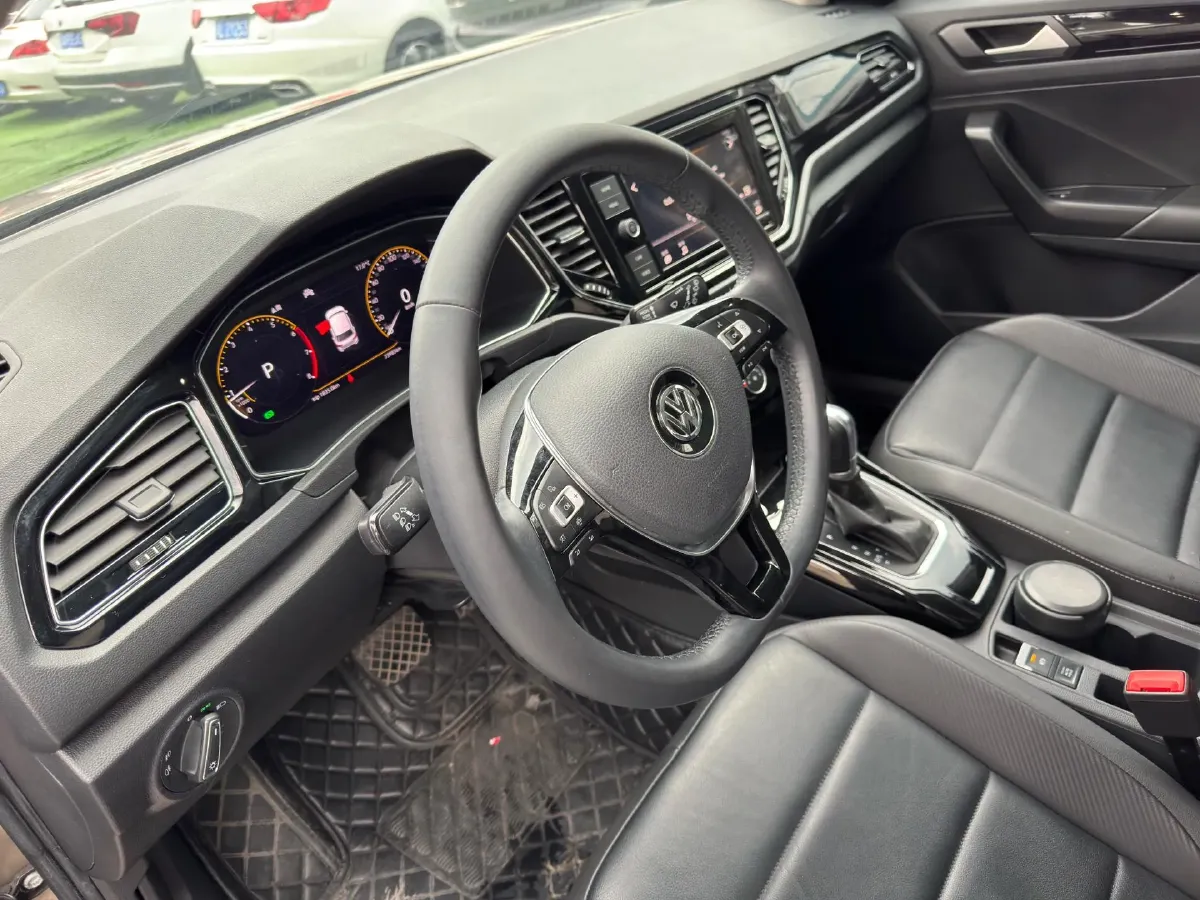 2019 Volkswagen T-Roc 1.4T 150HP L4 7DCT,autocango,china used car exporter,china ev exporter,chinese used car exporter,chinese used ev exporter