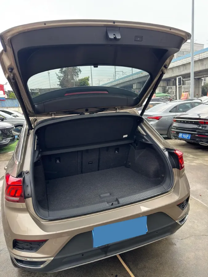 2019 Volkswagen T-Roc 1.4T 150HP L4 7DCT,autocango,china used car exporter,china ev exporter,chinese used car exporter,chinese used ev exporter