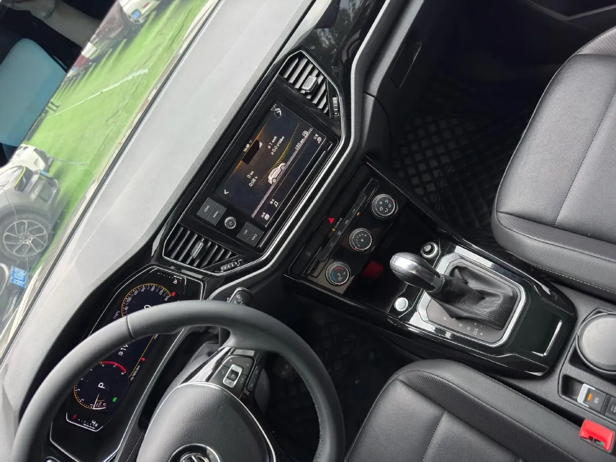 2019 Volkswagen T-Roc 1.4T 150HP L4 7DCT,autocango,china used car exporter,china ev exporter,chinese used car exporter,chinese used ev exporter