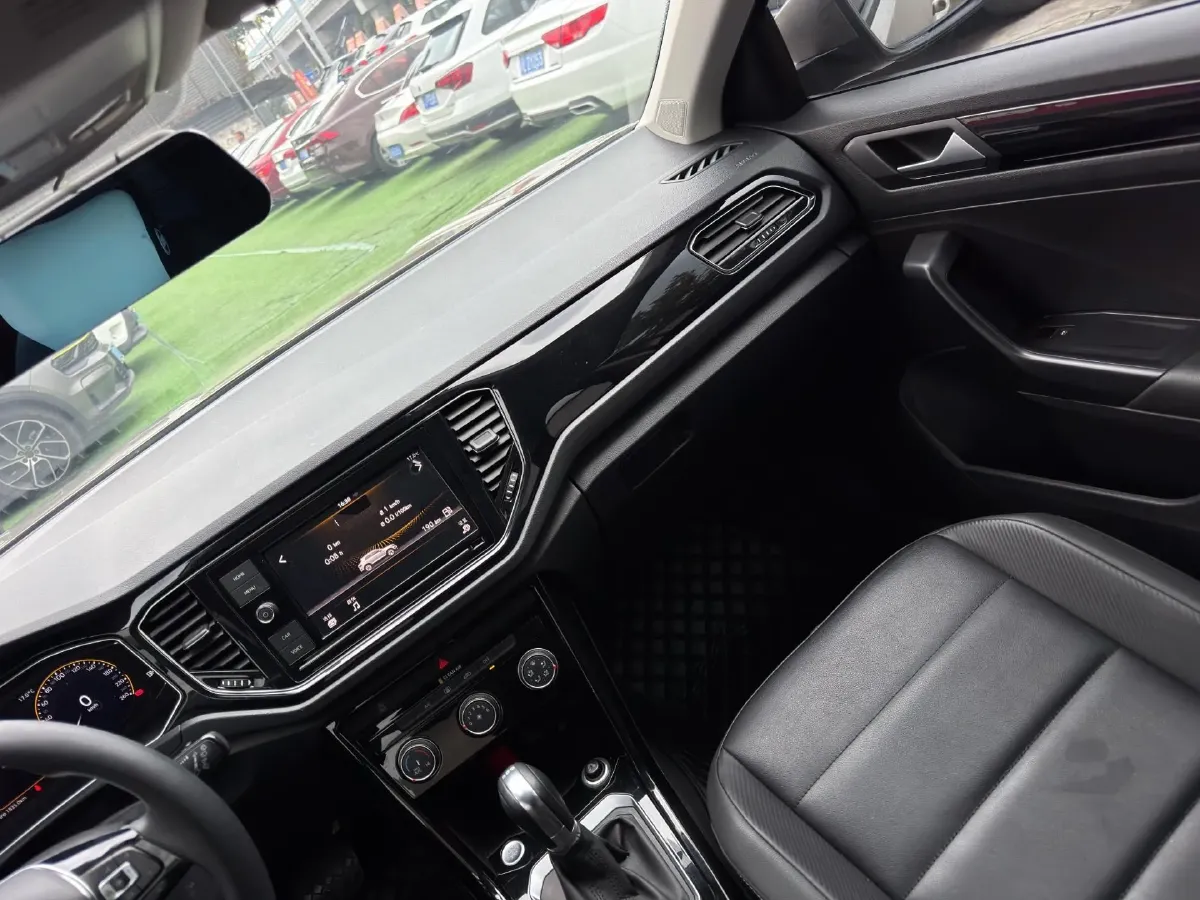 2019 Volkswagen T-Roc 1.4T 150HP L4 7DCT,autocango,china used car exporter,china ev exporter,chinese used car exporter,chinese used ev exporter