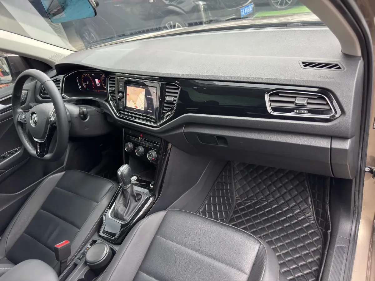 2019 Volkswagen T-Roc 1.4T 150HP L4 7DCT,autocango,china used car exporter,china ev exporter,chinese used car exporter,chinese used ev exporter