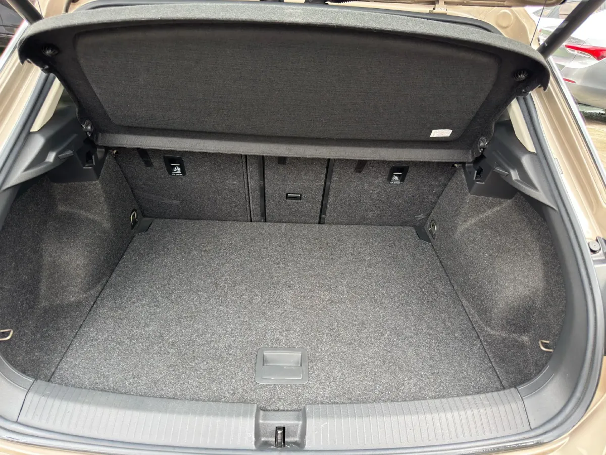 2019 Volkswagen T-Roc 1.4T 150HP L4 7DCT,autocango,china used car exporter,china ev exporter,chinese used car exporter,chinese used ev exporter