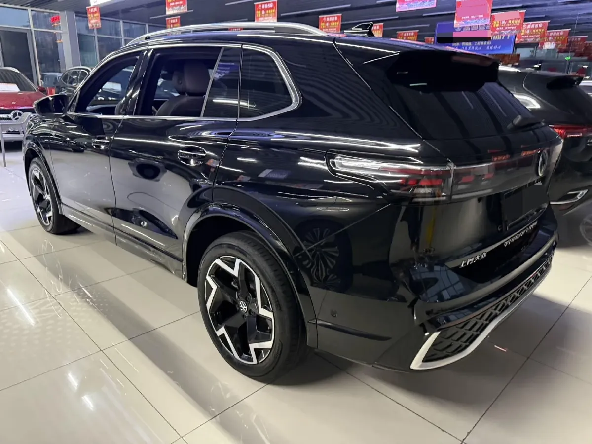 2024 Volkswagen Tiguan L 2.0T 186HP L4 7DCT,autocango,china used car exporter,china ev exporter,chinese used car exporter,chinese used ev exporter