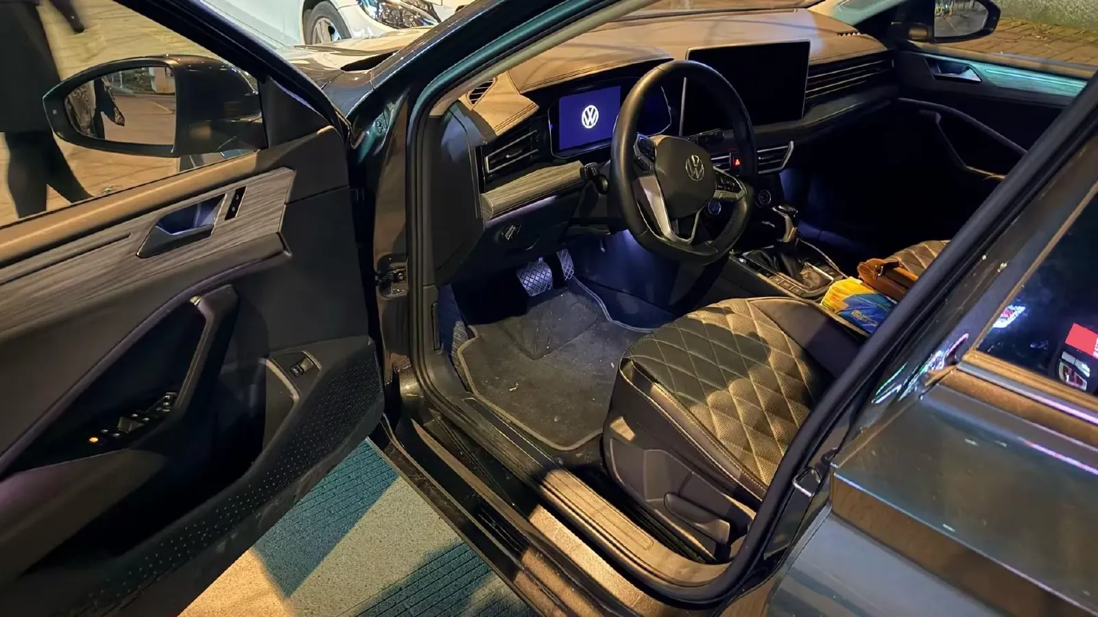 2023 Volkswagen Sagitar 1.5T 160HP L4 7DCT,autocango,china used car exporter,china ev exporter,chinese used car exporter,chinese used ev exporter