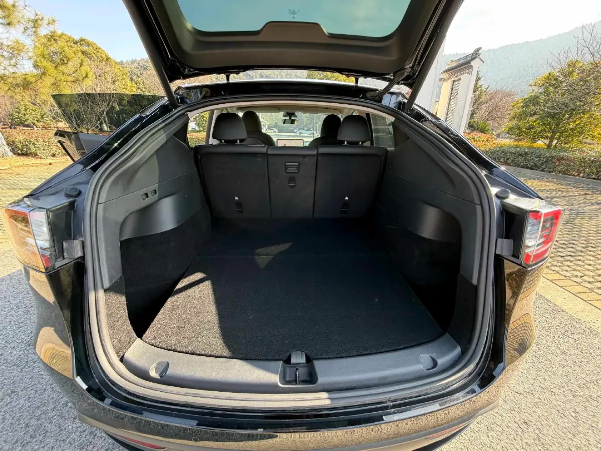 2022 Tesla Model Y BEV 60KWH,autocango,china used car exporter,china ev exporter,chinese used car exporter,chinese used ev exporter