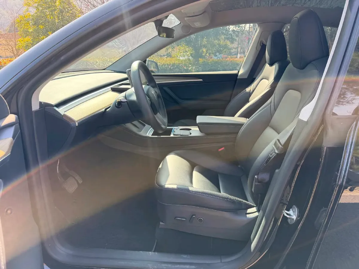 2022 Tesla Model Y BEV 60KWH,autocango,china used car exporter,china ev exporter,chinese used car exporter,chinese used ev exporter