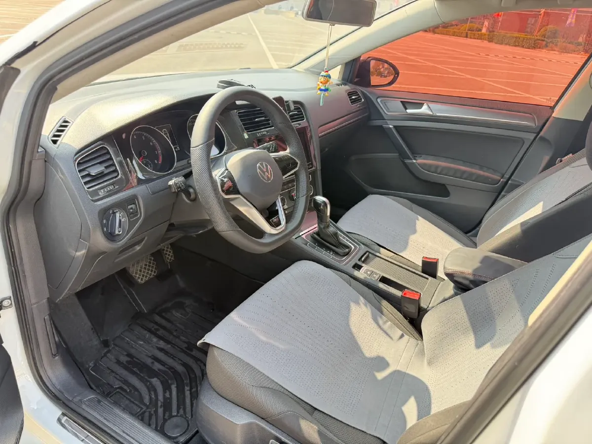 2017 Volkswagen Golf 1.4T 131HP L4 7DCT,autocango,china used car exporter,china ev exporter,chinese used car exporter,chinese used ev exporter