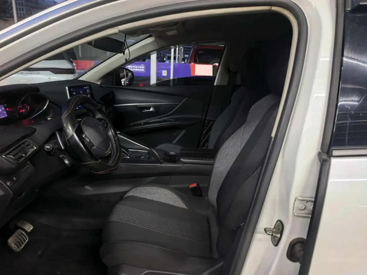 2019 Peugeot 5008 1.6T 170HP L4 6AT,autocango,china used car exporter,china ev exporter,chinese used car exporter,chinese used ev exporter