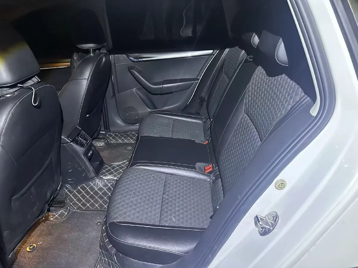 2018 Skoda Octavia 1.2T 116HP L4 7DCT,autocango,china used car exporter,china ev exporter,chinese used car exporter,chinese used ev exporter