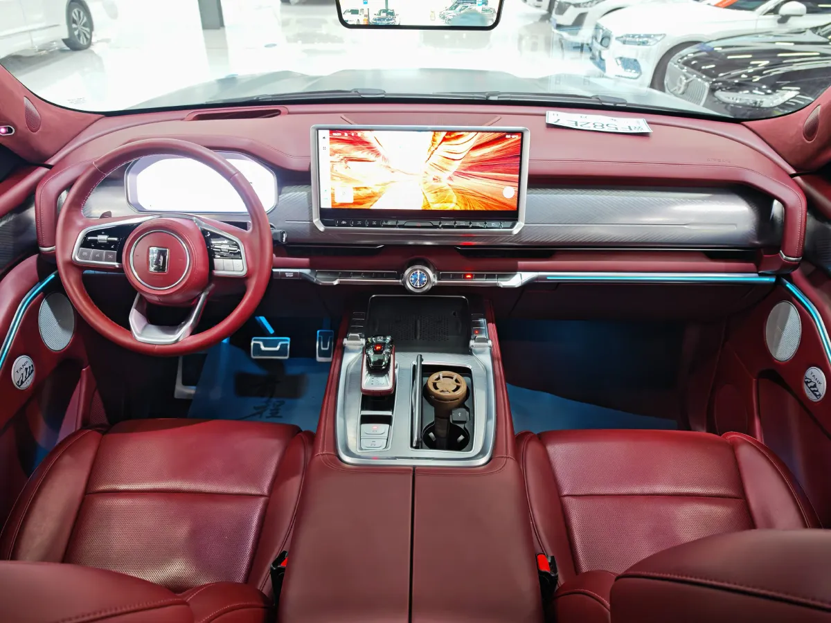 2024 Tank 700 3.0T 360HP V6 9AT PHEV 37.1KWH,autocango,china used car exporter,china ev exporter,chinese used car exporter,chinese used ev exporter