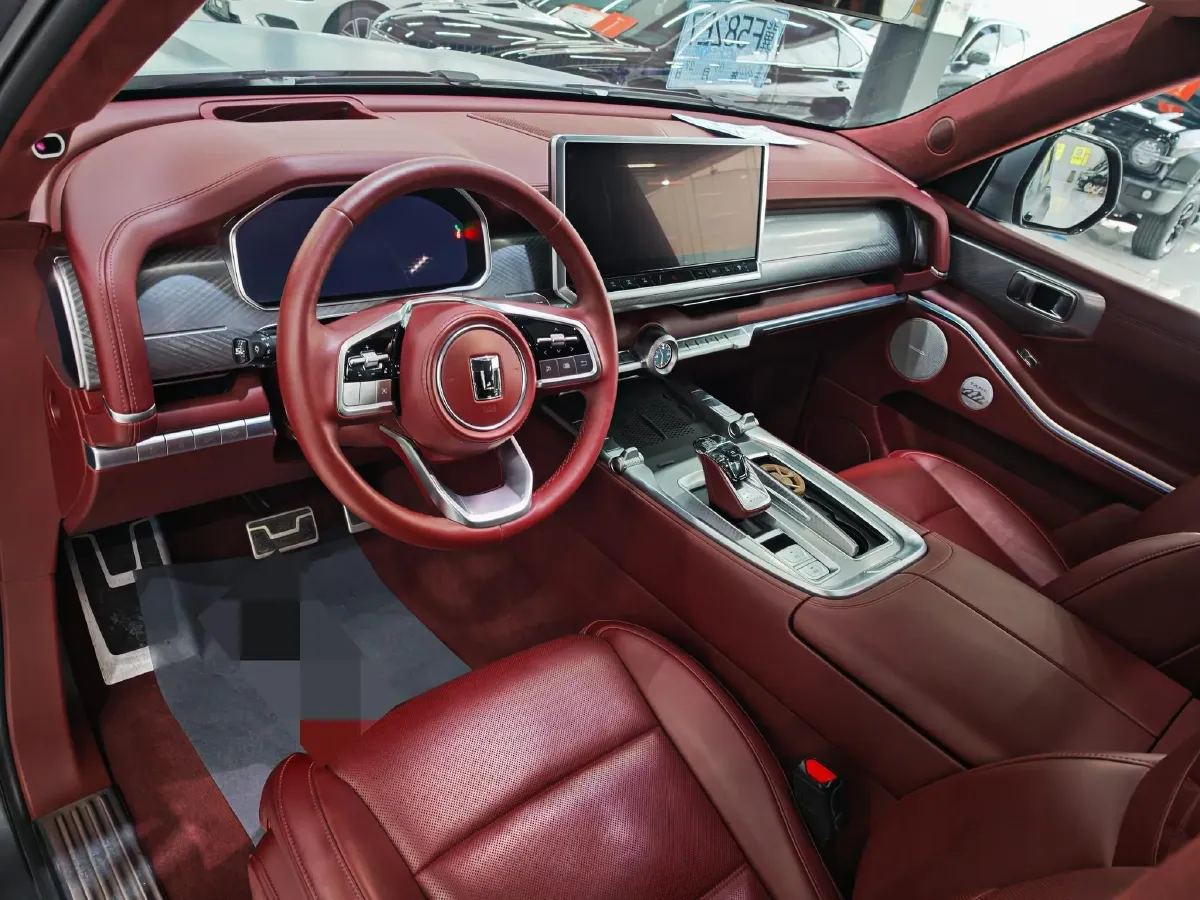 2024 Tank 700 3.0T 360HP V6 9AT PHEV 37.1KWH,autocango,china used car exporter,china ev exporter,chinese used car exporter,chinese used ev exporter