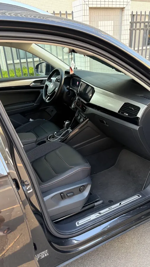 2021 Volkswagen Tayron 2.0T 186HP L4 7DCT,autocango,china used car exporter,china ev exporter,chinese used car exporter,chinese used ev exporter