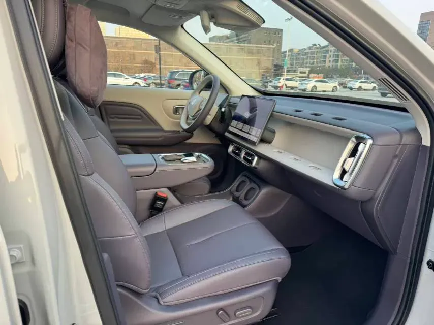 2025 Leapmotor B10 BEV 67.1KWH,autocango,china used car exporter,china ev exporter,chinese used car exporter,chinese used ev exporter