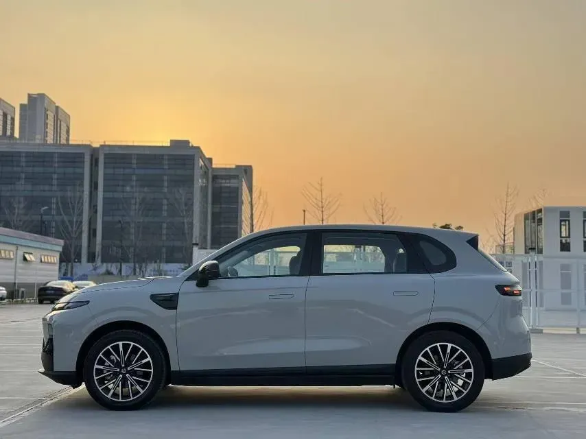 2025 Leapmotor B10 BEV 67.1KWH,autocango,china used car exporter,china ev exporter,chinese used car exporter,chinese used ev exporter