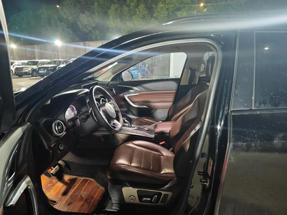 2020 WEY VV7 2.0T 227HP L4 7DCT,autocango,china used car exporter,china ev exporter,chinese used car exporter,chinese used ev exporter