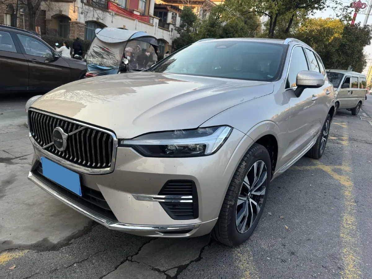 2023 Volvo XC60 2.0T 250HP L4 8AT,autocango,china used car exporter,china ev exporter,chinese used car exporter,chinese used ev exporter
