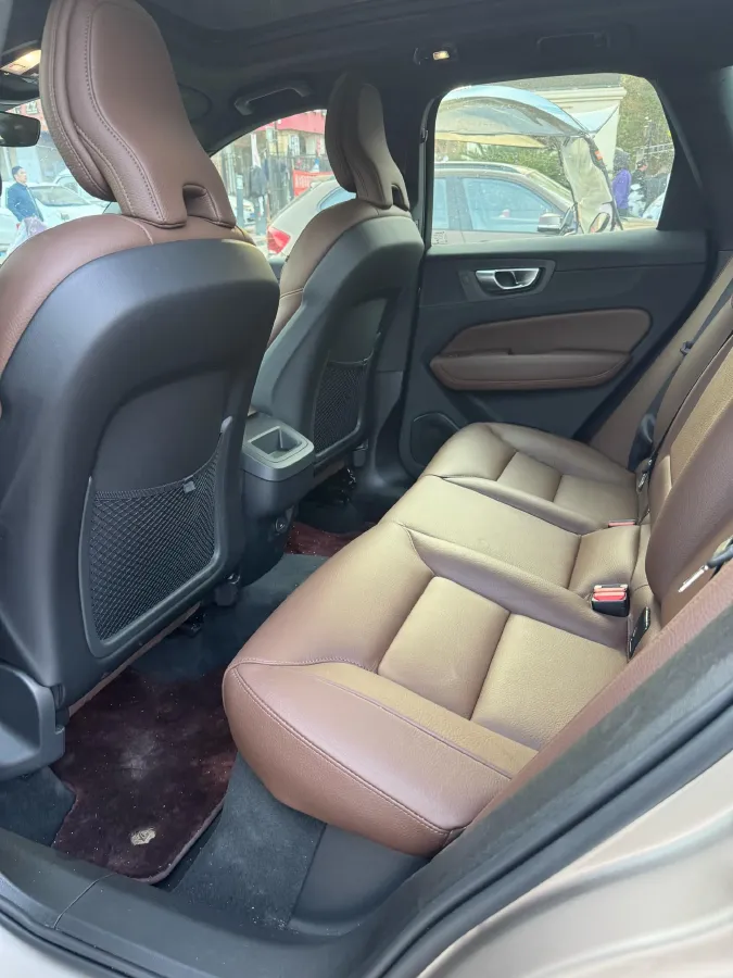 2023 Volvo XC60 2.0T 250HP L4 8AT,autocango,china used car exporter,china ev exporter,chinese used car exporter,chinese used ev exporter