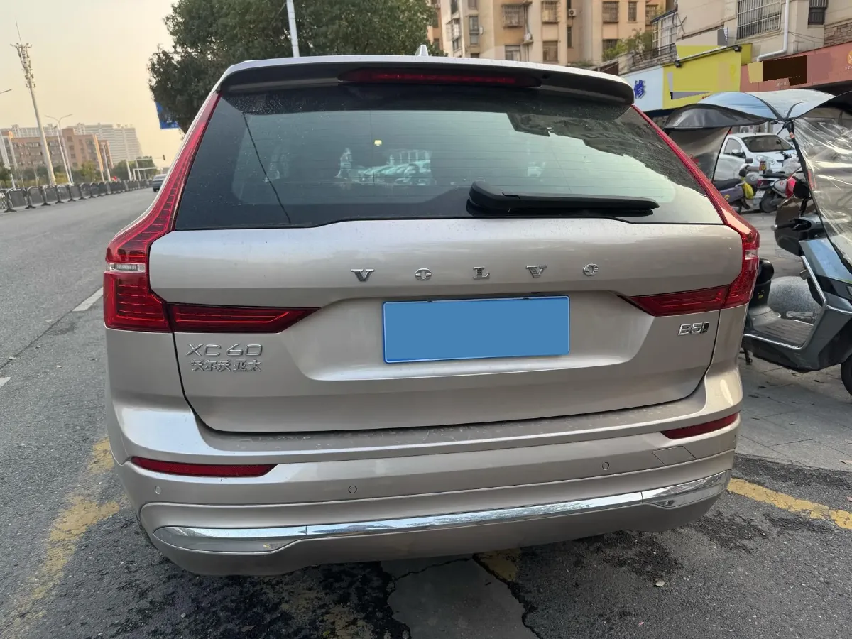 2023 Volvo XC60 2.0T 250HP L4 8AT,autocango,china used car exporter,china ev exporter,chinese used car exporter,chinese used ev exporter