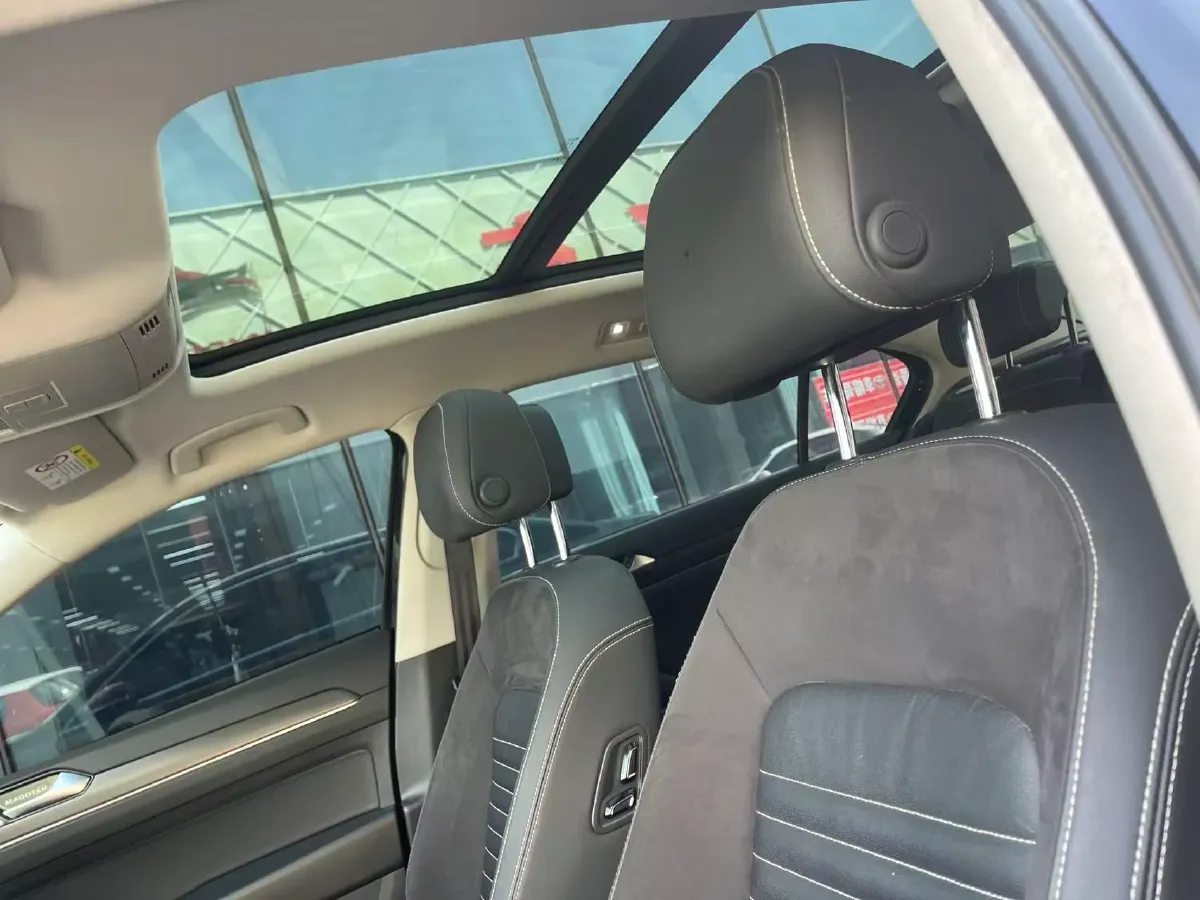 2020 Volkswagen Magotan 2.0T 186HP L4 7DCT,autocango,china used car exporter,china ev exporter,chinese used car exporter,chinese used ev exporter