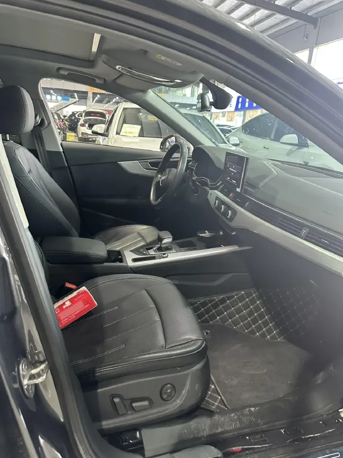 2022 Audi A4L 2.0T 190HP L4 7DCT,autocango,china used car exporter,china ev exporter,chinese used car exporter,chinese used ev exporter