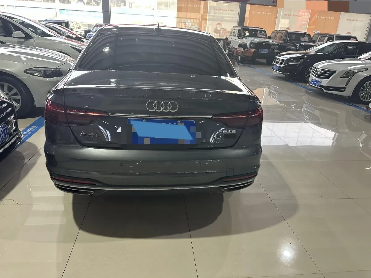 2022 Audi A4L 2.0T 190HP L4 7DCT,autocango,china used car exporter,china ev exporter,chinese used car exporter,chinese used ev exporter