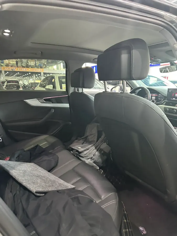 2022 Audi A4L 2.0T 190HP L4 7DCT,autocango,china used car exporter,china ev exporter,chinese used car exporter,chinese used ev exporter