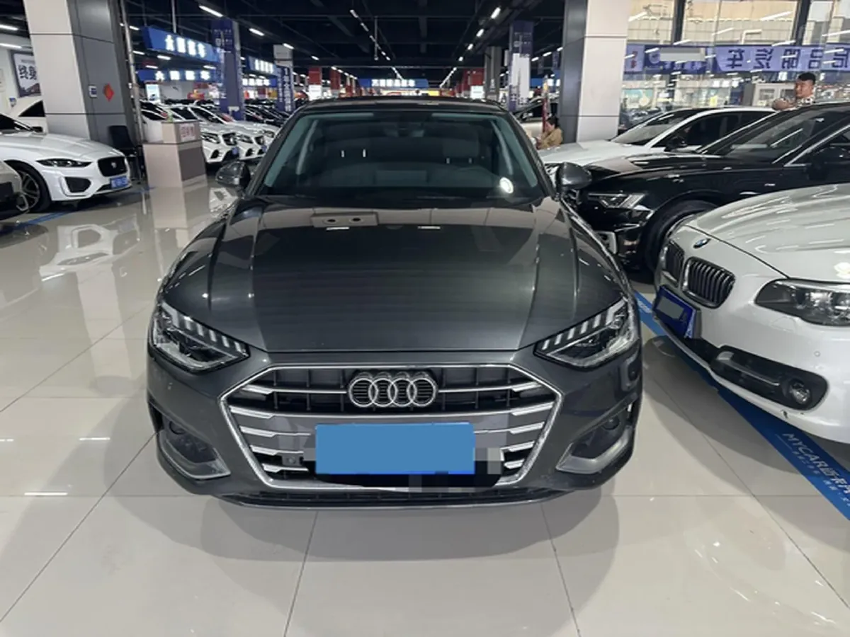 2022 Audi A4L 2.0T 190HP L4 7DCT,autocango,china used car exporter,china ev exporter,chinese used car exporter,chinese used ev exporter