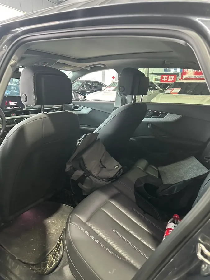 2022 Audi A4L 2.0T 190HP L4 7DCT,autocango,china used car exporter,china ev exporter,chinese used car exporter,chinese used ev exporter