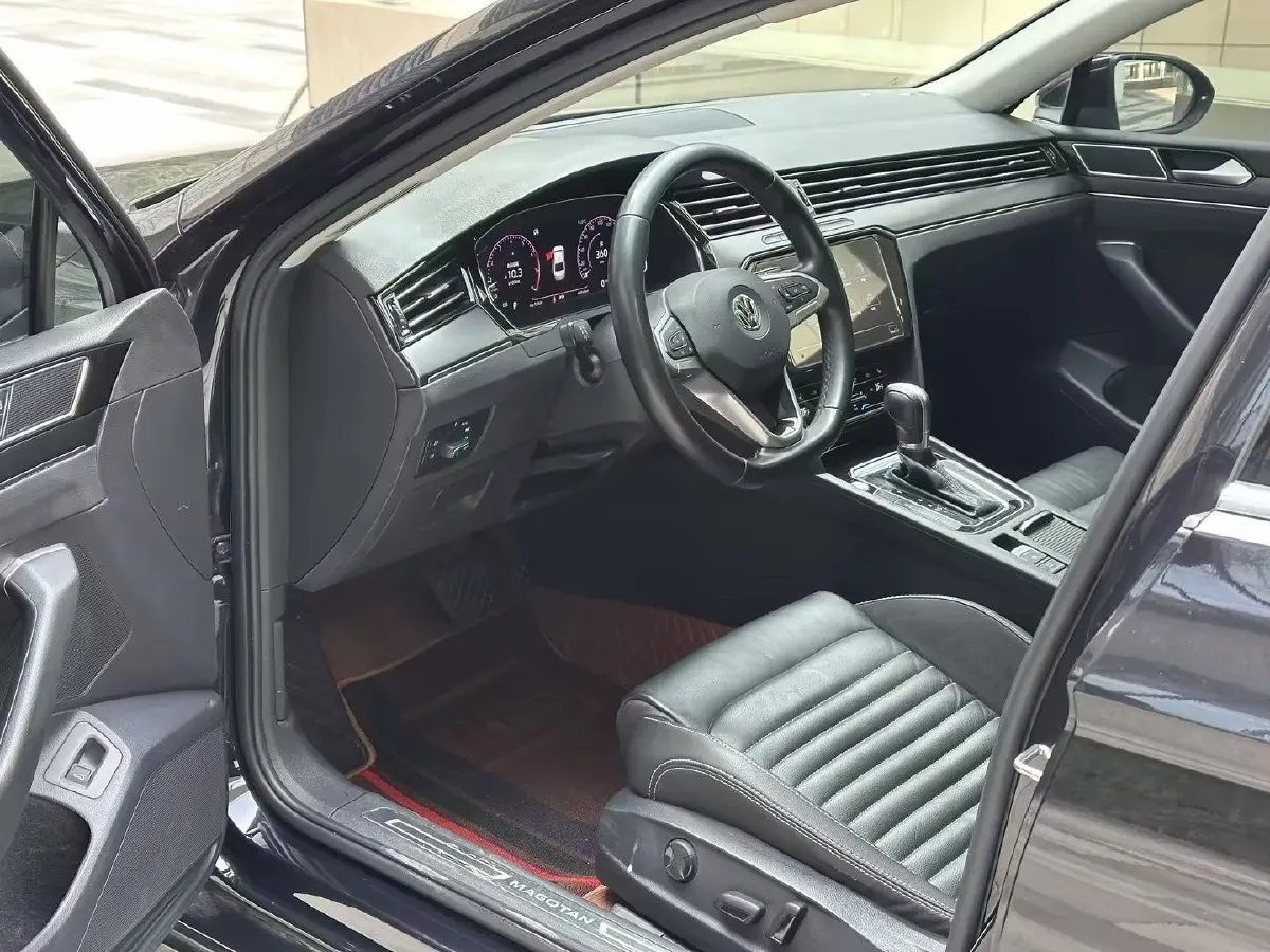 2020 Volkswagen Magotan 2.0T 186HP L4 7DCT,autocango,china used car exporter,china ev exporter,chinese used car exporter,chinese used ev exporter