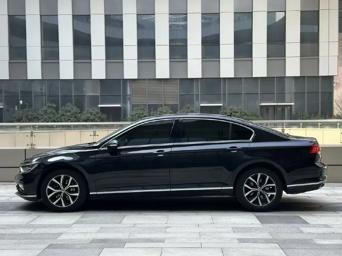 2020 Volkswagen Magotan 2.0T 186HP L4 7DCT,autocango,china used car exporter,china ev exporter,chinese used car exporter,chinese used ev exporter