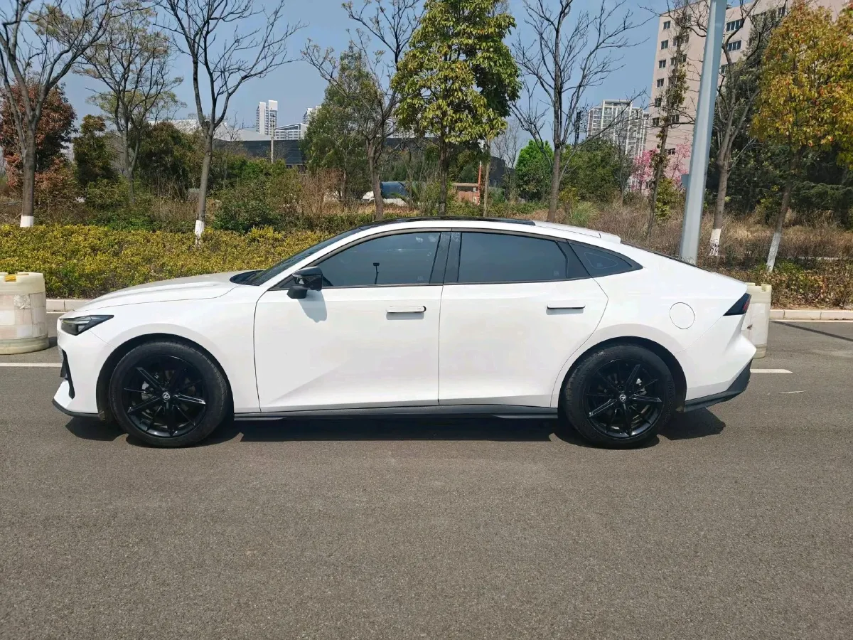 2022 ChangAn UNI-V 1.5T 188HP L4 7DCT,autocango,china used car exporter,china ev exporter,chinese used car exporter,chinese used ev exporter