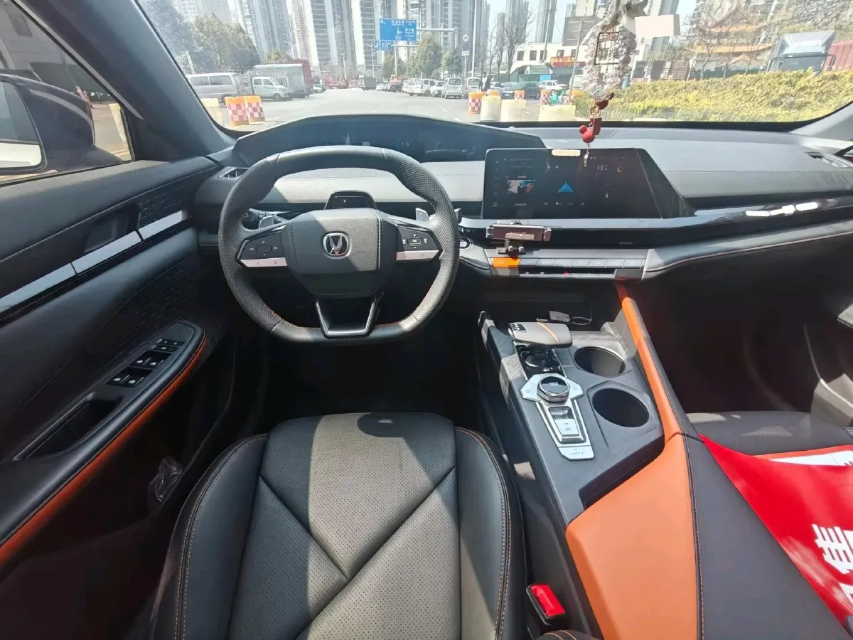 2022 ChangAn UNI-V 1.5T 188HP L4 7DCT,autocango,china used car exporter,china ev exporter,chinese used car exporter,chinese used ev exporter