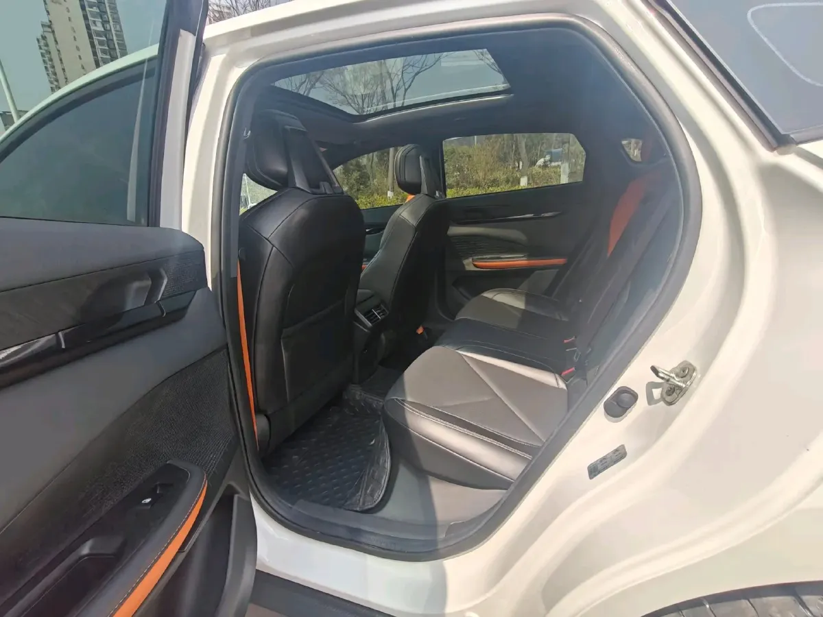 2022 ChangAn UNI-V 1.5T 188HP L4 7DCT,autocango,china used car exporter,china ev exporter,chinese used car exporter,chinese used ev exporter