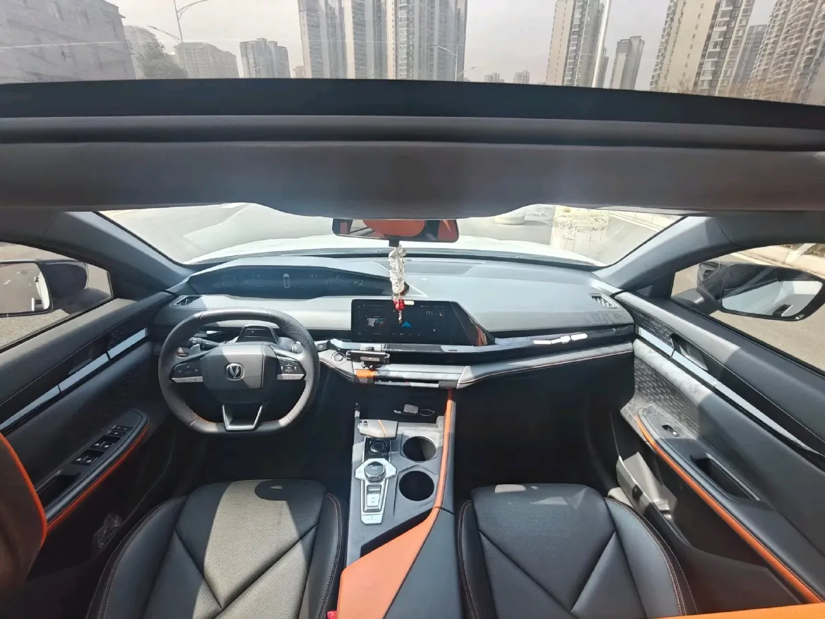 2022 ChangAn UNI-V 1.5T 188HP L4 7DCT,autocango,china used car exporter,china ev exporter,chinese used car exporter,chinese used ev exporter