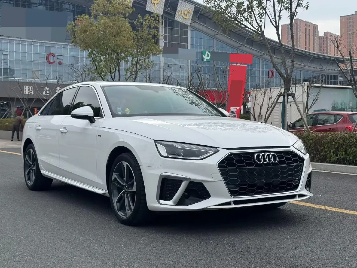 2022 Audi A4L 2.0T 190HP L4 7DCT,autocango,china used car exporter,china ev exporter,chinese used car exporter,chinese used ev exporter
