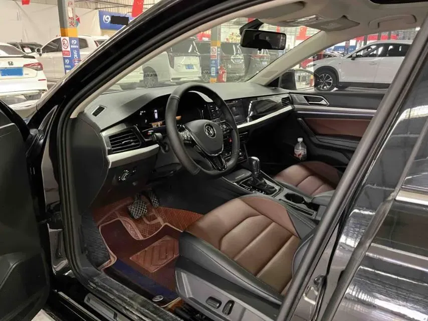 2022 Volkswagen T-Roc 1.4T 150HP L4 7DCT,autocango,china used car exporter,china ev exporter,chinese used car exporter,chinese used ev exporter