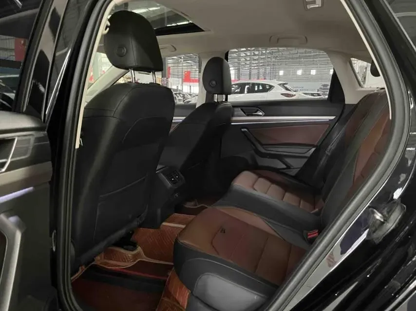 2022 Volkswagen T-Roc 1.4T 150HP L4 7DCT,autocango,china used car exporter,china ev exporter,chinese used car exporter,chinese used ev exporter