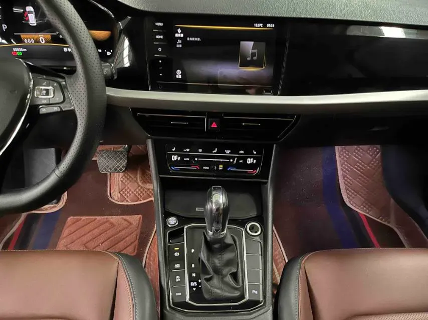 2022 Volkswagen T-Roc 1.4T 150HP L4 7DCT,autocango,china used car exporter,china ev exporter,chinese used car exporter,chinese used ev exporter