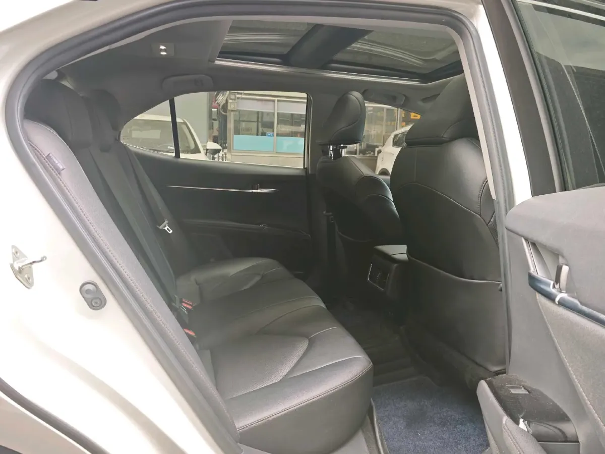 2021 Toyota Camry 2.5L 209HP L4 8AT,autocango,china used car exporter,china ev exporter,chinese used car exporter,chinese used ev exporter