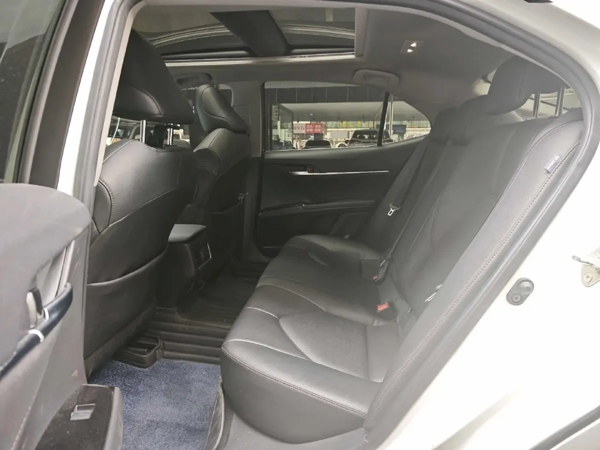 2021 Toyota Camry 2.5L 209HP L4 8AT,autocango,china used car exporter,china ev exporter,chinese used car exporter,chinese used ev exporter